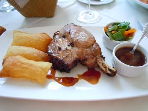 Chuleta en costra de pimienta